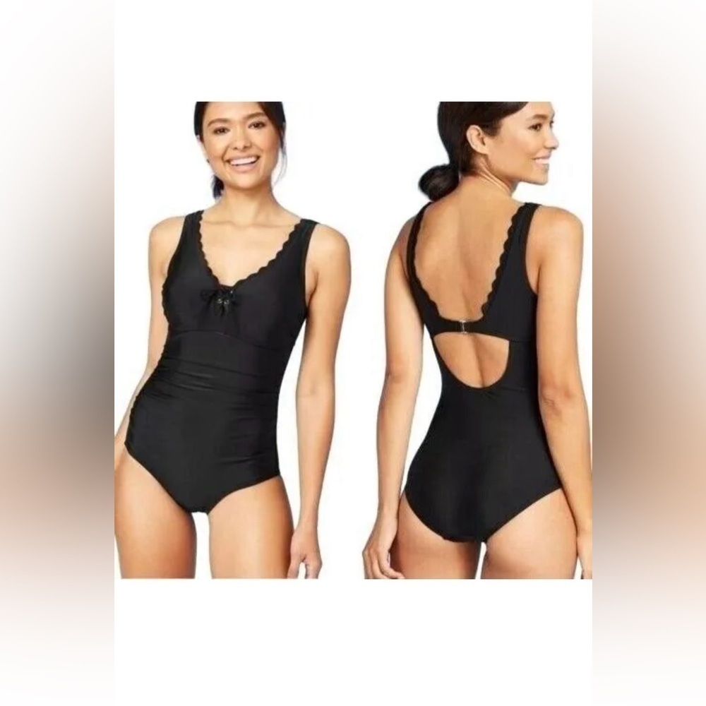 Women's Grommet Scallop Full Coverage One Piece Swimsuit - Kona Sol size Xsmall